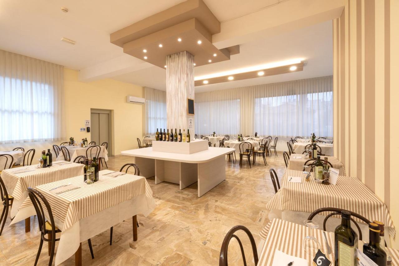 Hotel Giordo Ріміні Екстер'єр фото