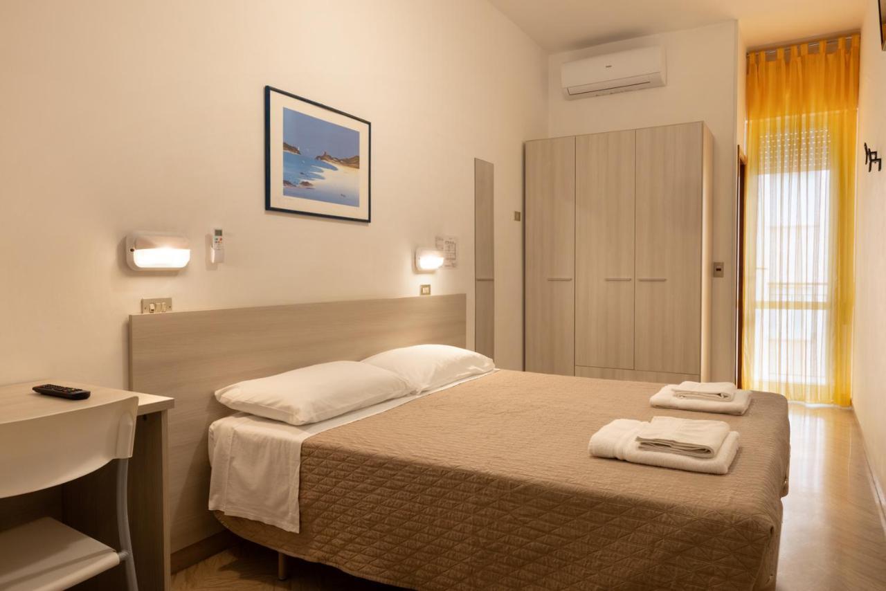 Hotel Giordo Ріміні Екстер'єр фото