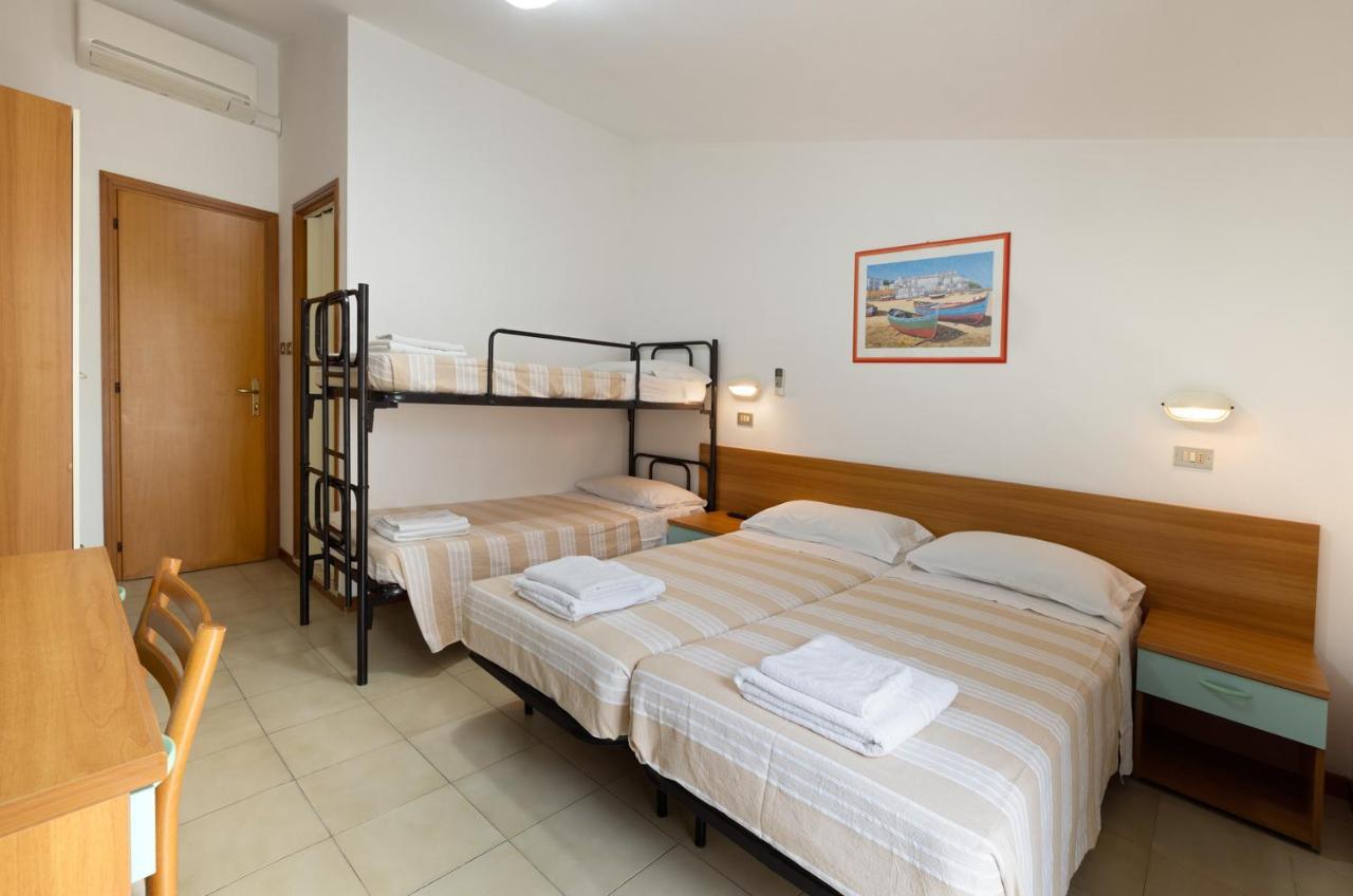 Hotel Giordo Ріміні Екстер'єр фото